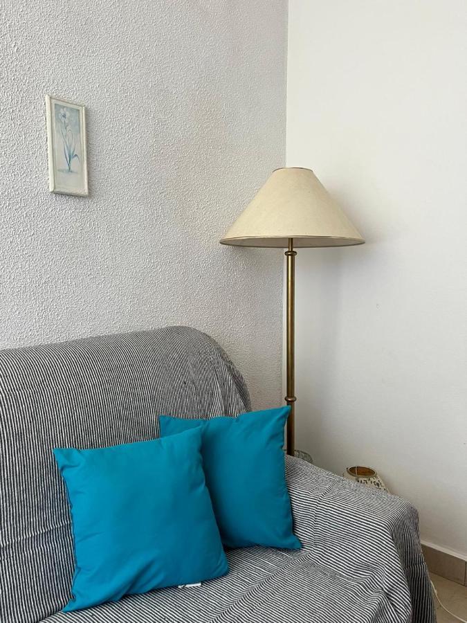 Apartment With Swimming Pool Jelsa  Exterior photo